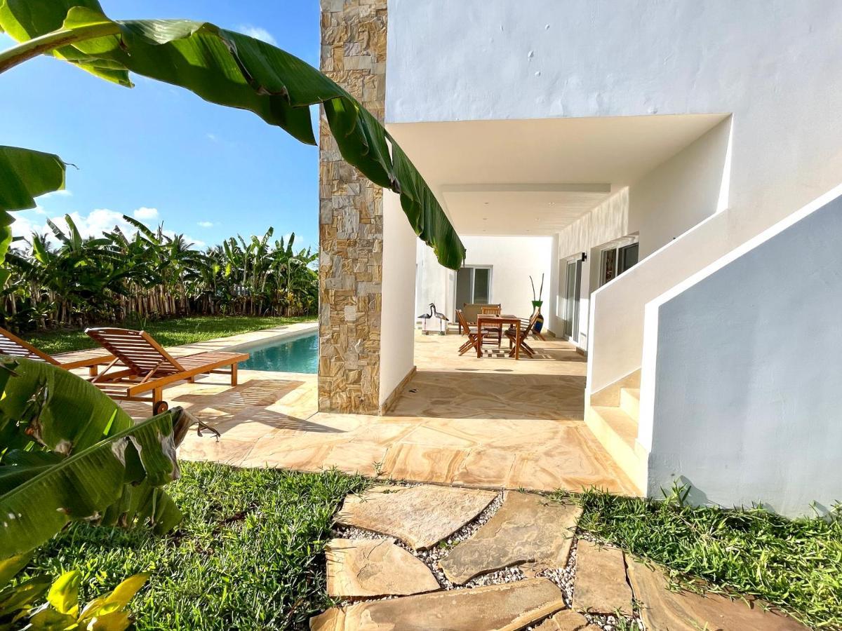 Manami Villa With Private Pool Zanzibarhouses Кивенга Екстериор снимка